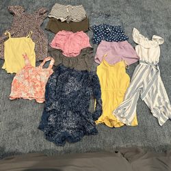 LOT OF GIRLS CLOTHES