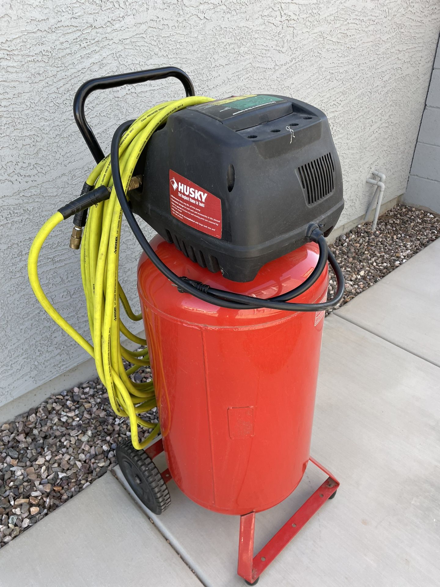 Air Compressor Husky 25 Gallon 150 PSI With Hose