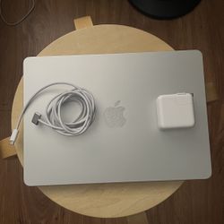 M3 Apple MacBook Air 16GB 256GB 13 inch 