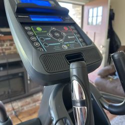 Schwinn 470 Elliptical Used (Like New) 