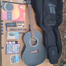 Art & Lutherie Acoustic Guitar + Accessories