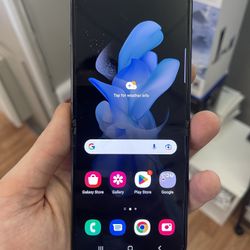 Unlocked Samsung Galaxy Z Flip 4 5G 256GB