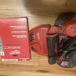 Bandsaw With Charger And Blades 