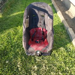 Even-Fio Car Seat For 6 Months To 2 Yrs Old In Like New Condition Only  20$