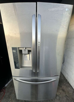 LG Stainless French Door – Clean, works great, priced to move