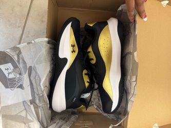 Brand new mens under armour shoes still in box
