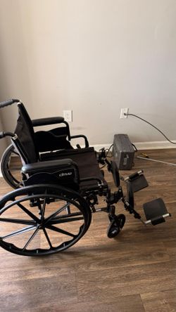 Drive Medical Wheelchair with Footrests