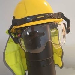 NEW MILWAUKEE HARD HAT,Clear Visor,High Visibility Mesh Sunshade - $70 (Harahan)