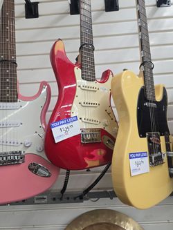 Red Guitar Fender Stratocaster 