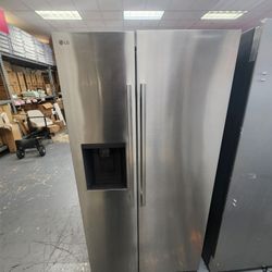 LG 36 Inch Side By Side Refrigerator 27 Cu Ft (MISSING SHELVES ON DOOR)