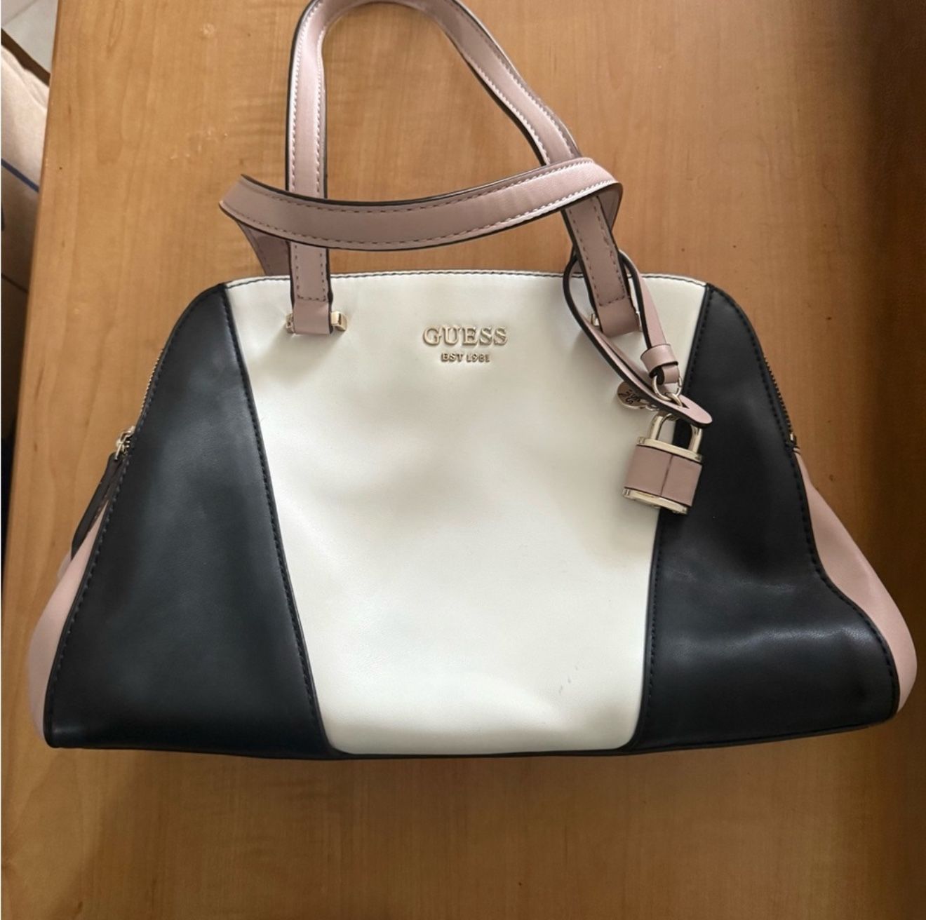 GUESS Black and White Women's Bag