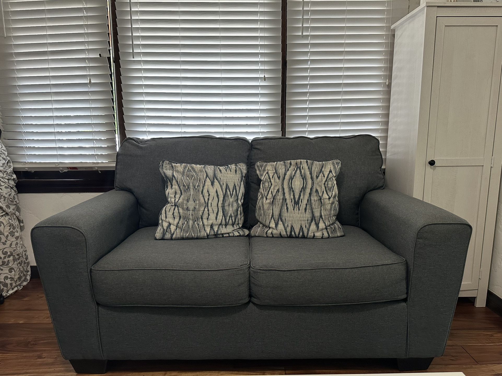Love seat Sofa FOR SALE