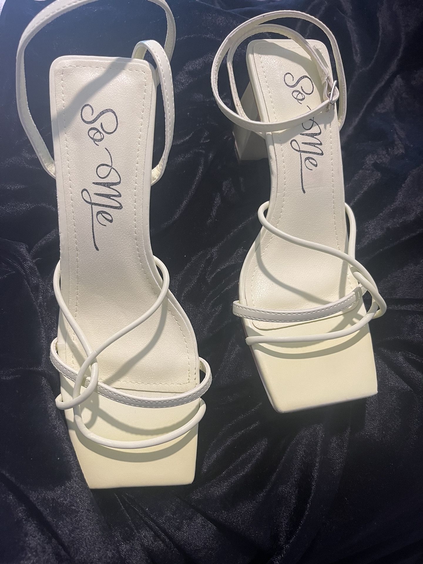 NWOT So Me Size 7 Citron Yellow Strappy Sandals