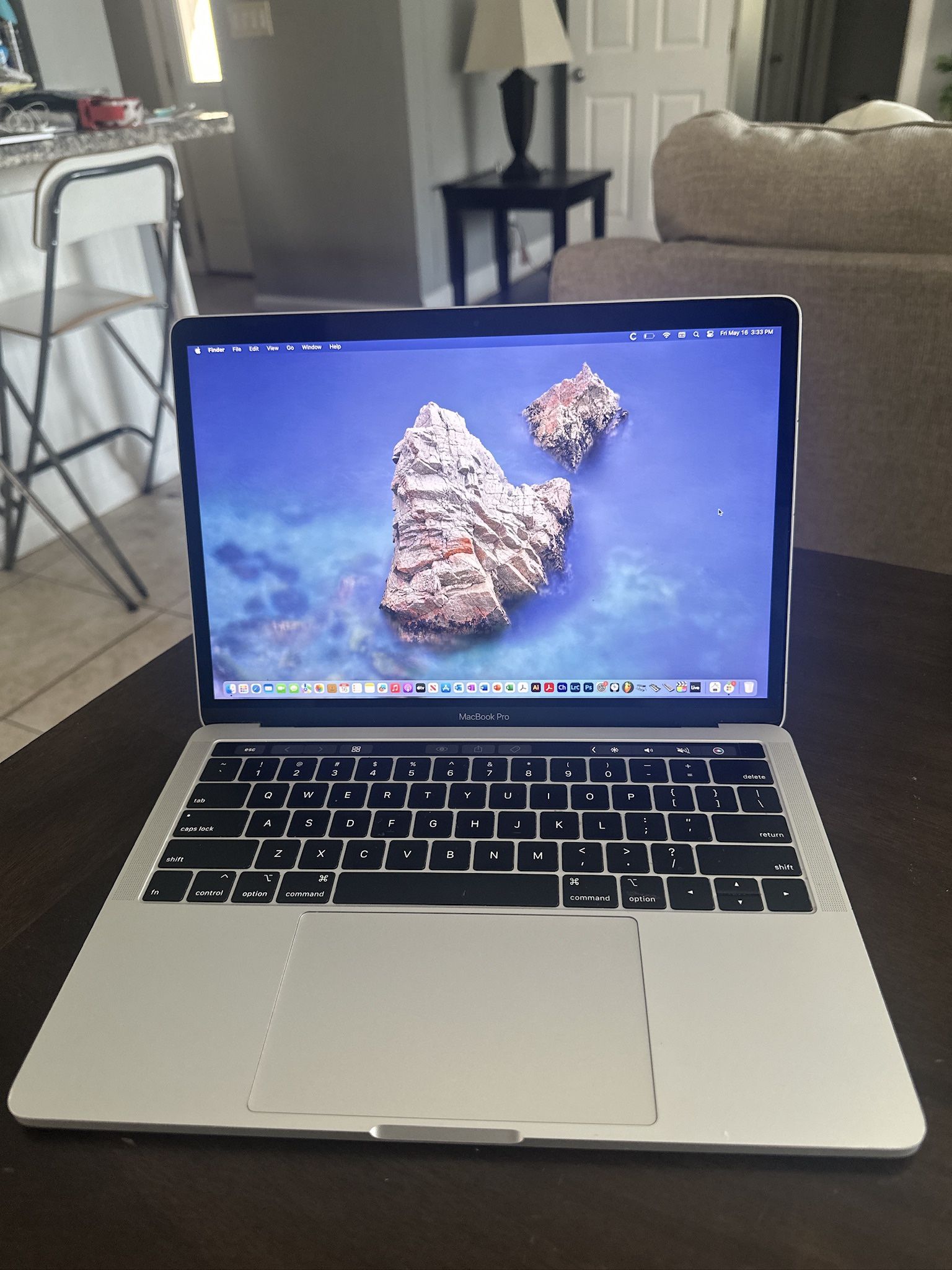 APPLE MACBOOK PRO TOUCHBAR 13” QUAD CORE i7 16GB 500GB SSD! LOADED!