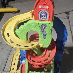 Fisher Price Sit And Stand Car Skyway Race Track