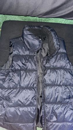 Black old navy vest (XL)