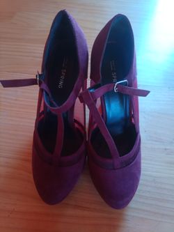Burgundy Wine Faux Suede T-Strap Platform Heels (Size 8)