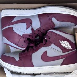 Jordan 1 Midtops