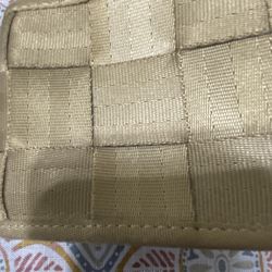 Harvey’s Seatbelt Wallet Beige