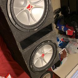Kicker CVR 12” Subs And Box 300 Or Better Offer
