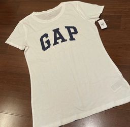 GAP. White Graphic Logo  Tee Shirt