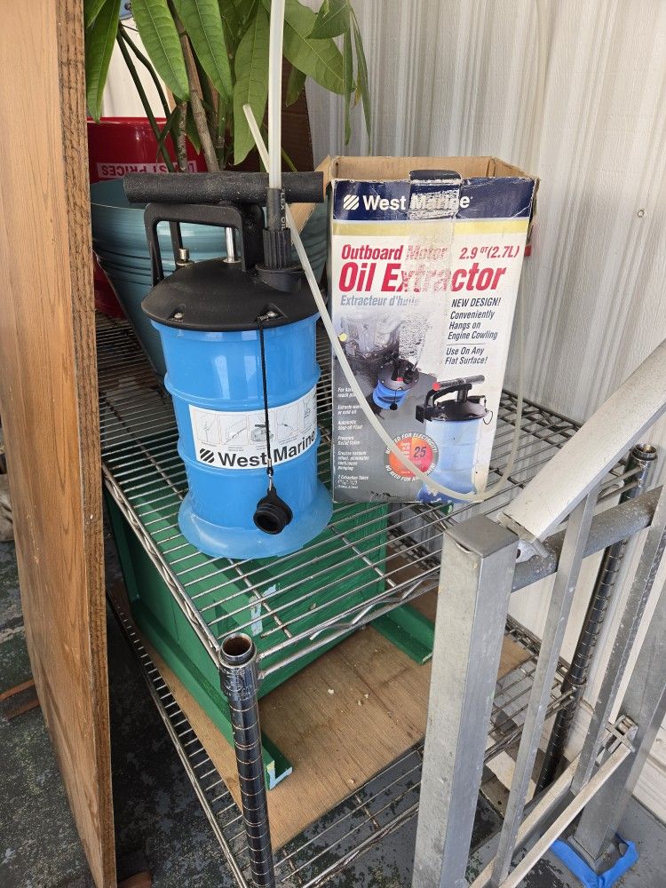 OIL EXTRACTOR West Marine