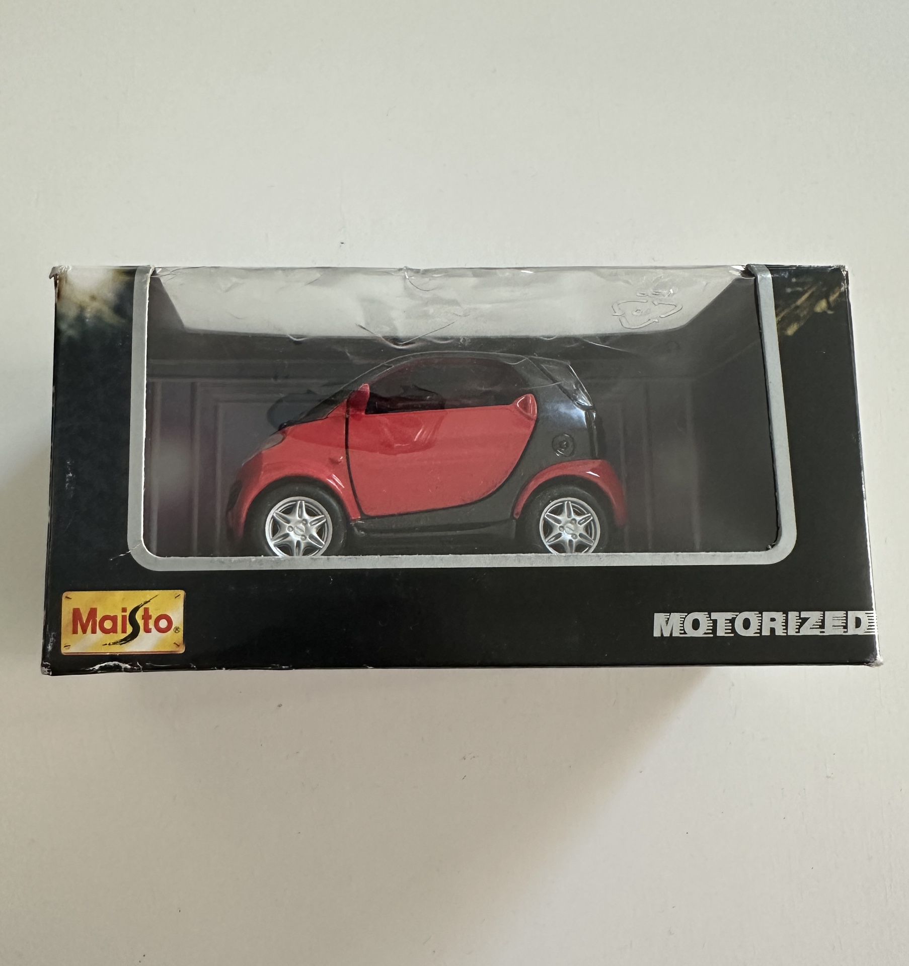 Maisto 3" Smart Car Coupe First Edition Red & Black 2 Door Car 1:33 Scale.   Smart ForTwo City Car Coupe MAISTO Scale 1:33 Motorised No.21103 Red & Bl