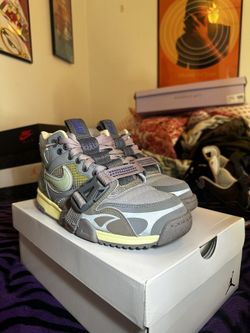 Nike Air Trainers Honeydew