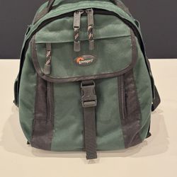 Lowepro Micro Trekker 200 Camera Backpack 