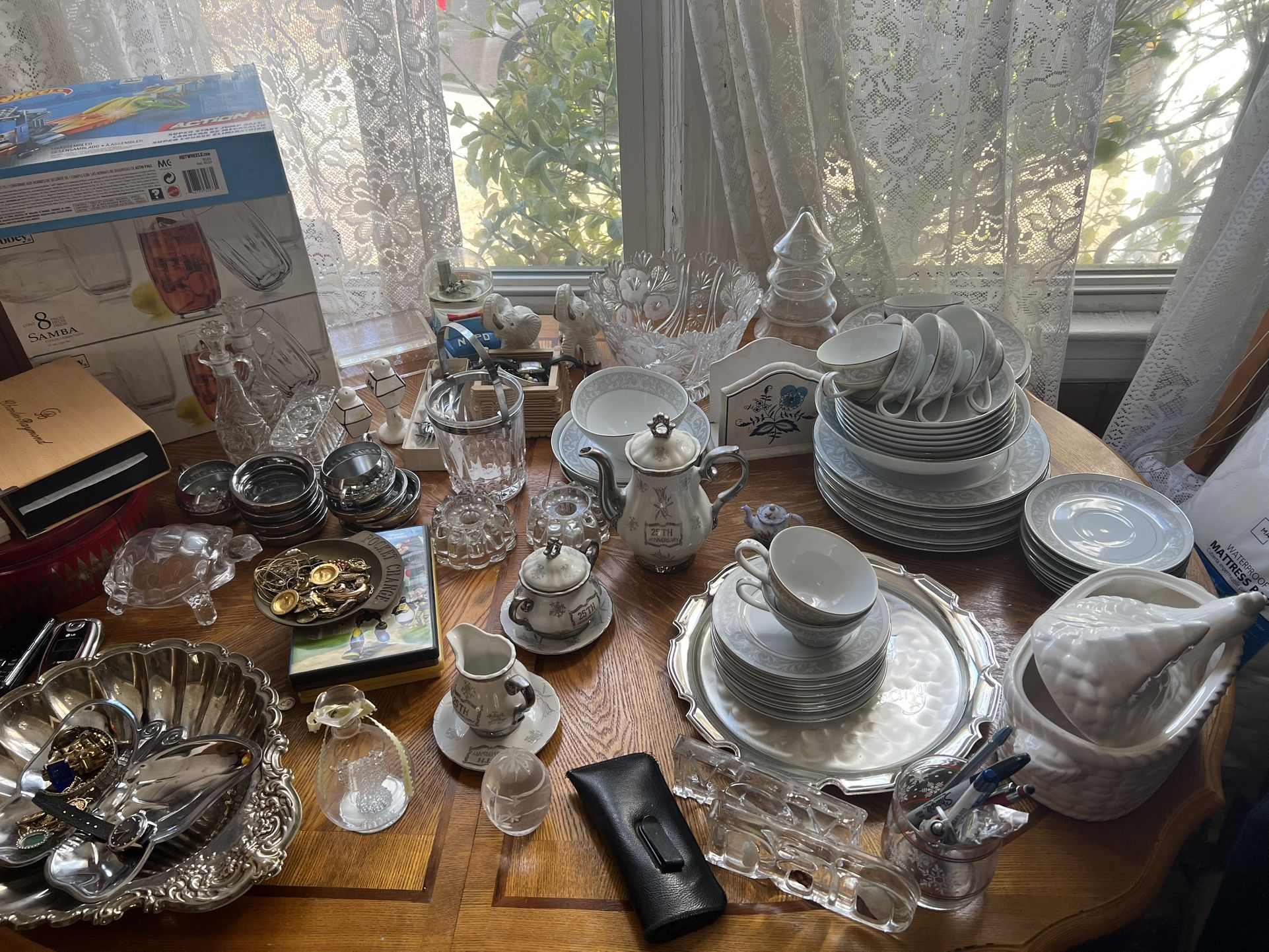 Estate Sale In Laurelton