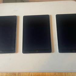 Lot of 3 - Apple iPad Air 2 (Grey) - MGL12LL/A - 16GB / 2GB RAM - 9.7 in. 