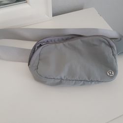 AUTHENTIC LULEMON ADJUSTABLE BELT BAG, Gray Color In Like New CONDITION, Rarely Used