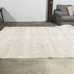 9' x 13' Area Rug