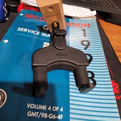 Hercules GSP38WB Mountable Acoustic Guitar Wall Hanger with Wood Base and Auto Grip System

