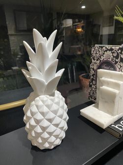 Pineapple plastic decor new firm price