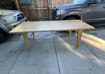 Solid wooden Table , Great Condition 