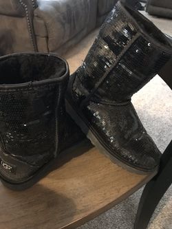 Uggs authentic size 8