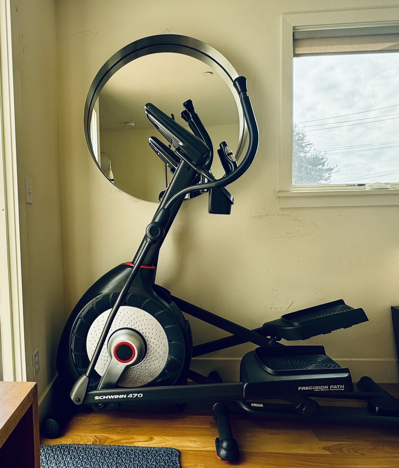 Schwinn 470 Fitness Elliptical Machine