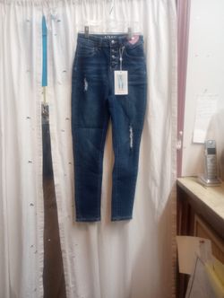 YMI Skinny Jeans Girls Size 8 Brand Neww