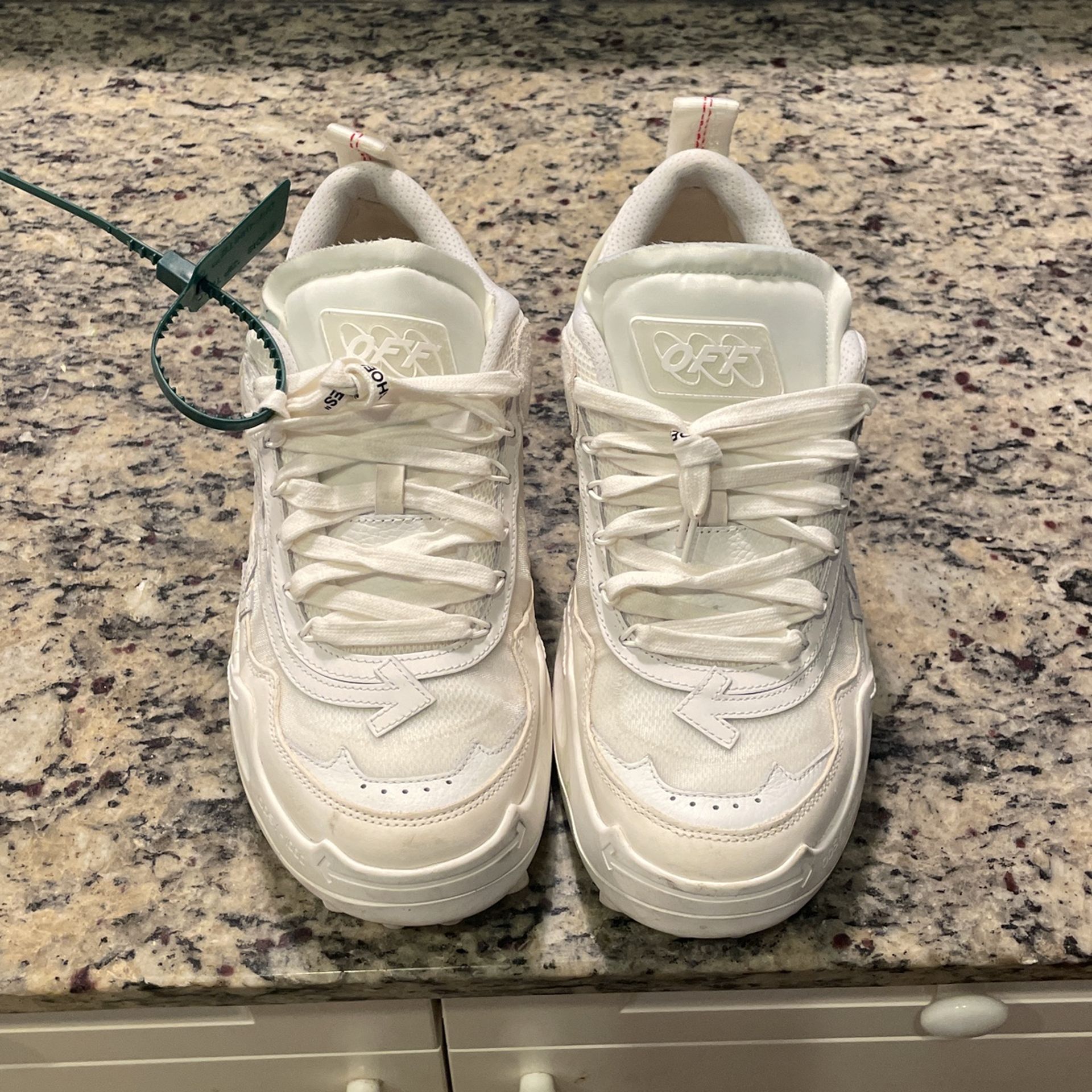 OFF-WHITE ODSY