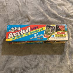 1992 Topps Baseball Cards Set. The Official Complete Set