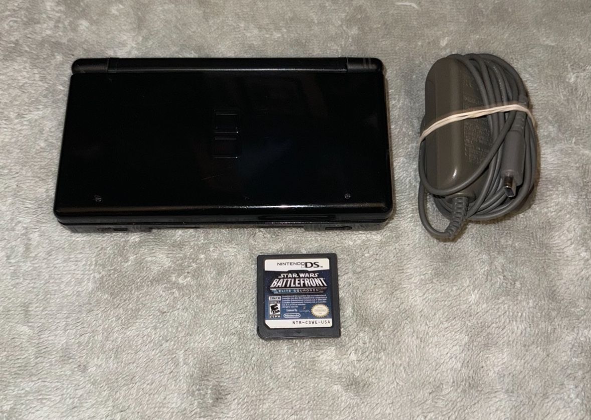 BLACK NINTENDO DS LITE HANDHELD CONSOLE WITH VIDEO GAME & CHARGER