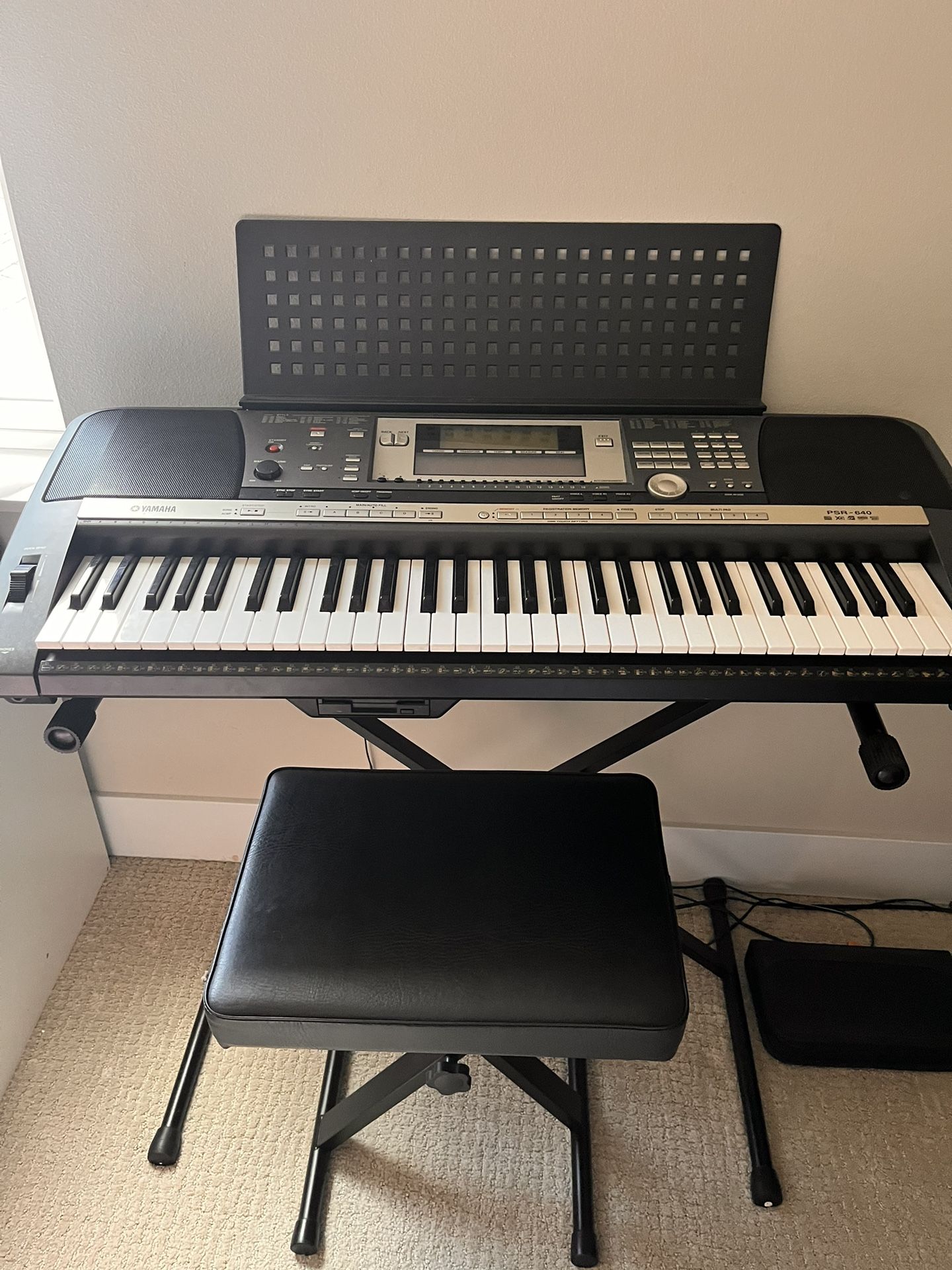Yamaha PSR-640 Keyboard