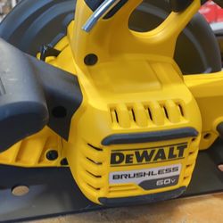 DEWALT FLEXVOLT 60-Volt MAX Cordless Brushless 7-1/4 in. Circular Saw with Brake (Tool-Only)
