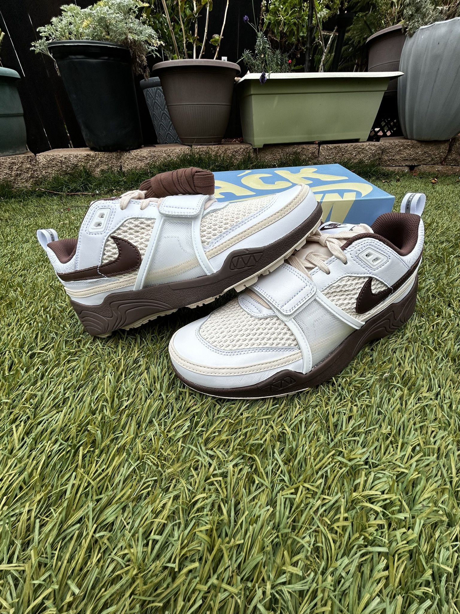 Nike Zoom Field Jaxx/ Travis Scott Light