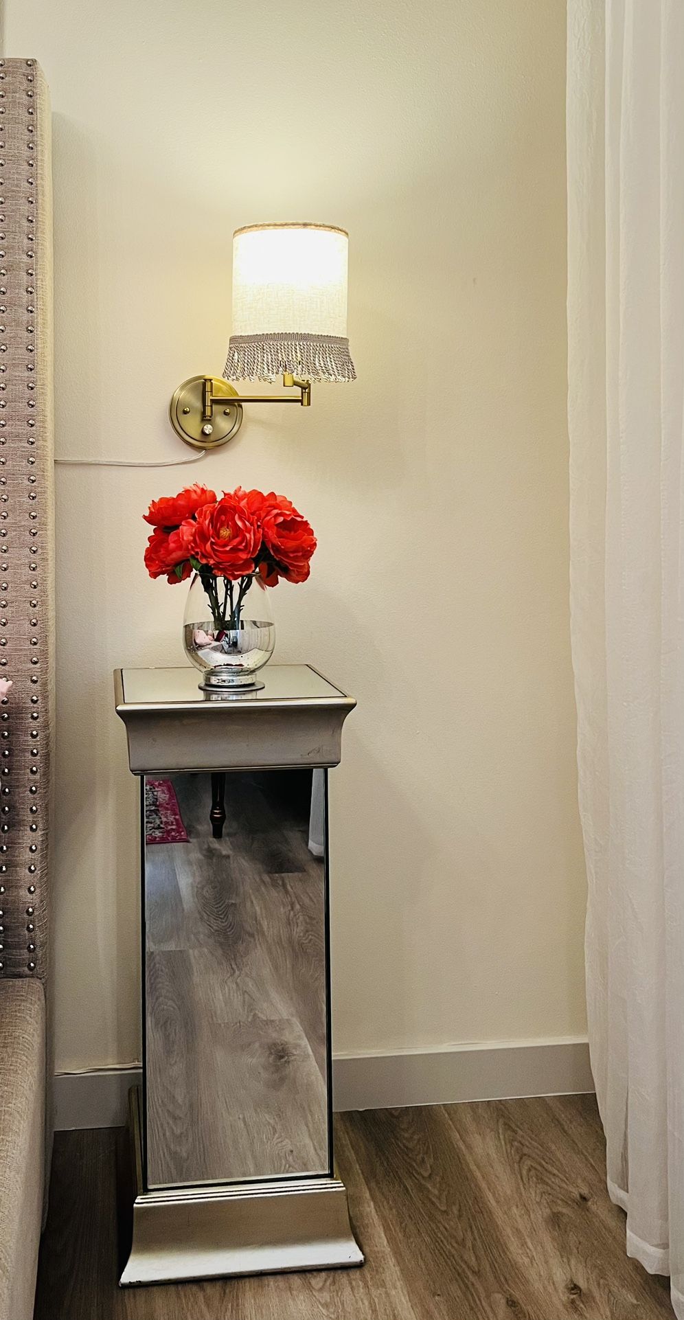 Tall mirrored vintage pedestal side table plant stand