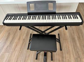 Roland FP10 Digital piano like new