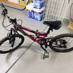 20" Hyper Swift Mountain Bike, Magenta, Youth