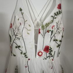 White Embroidery Flower/ Prom Dress