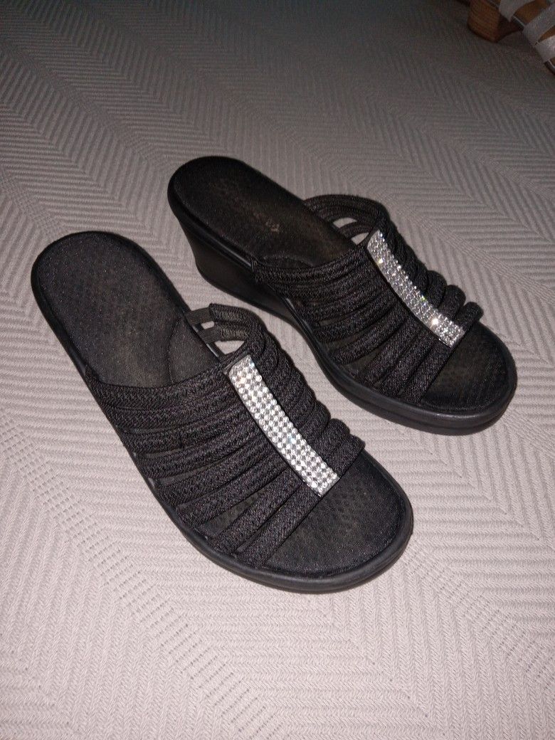BLACK WEDGE SANDALS WITH RHINESTONES